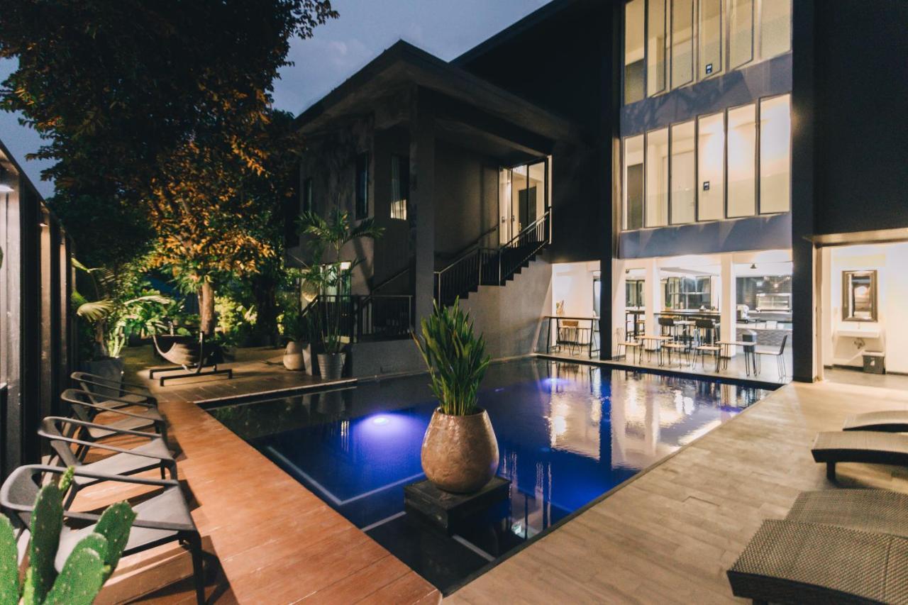 Iwualai Hotel Chiang Mai Extérieur photo