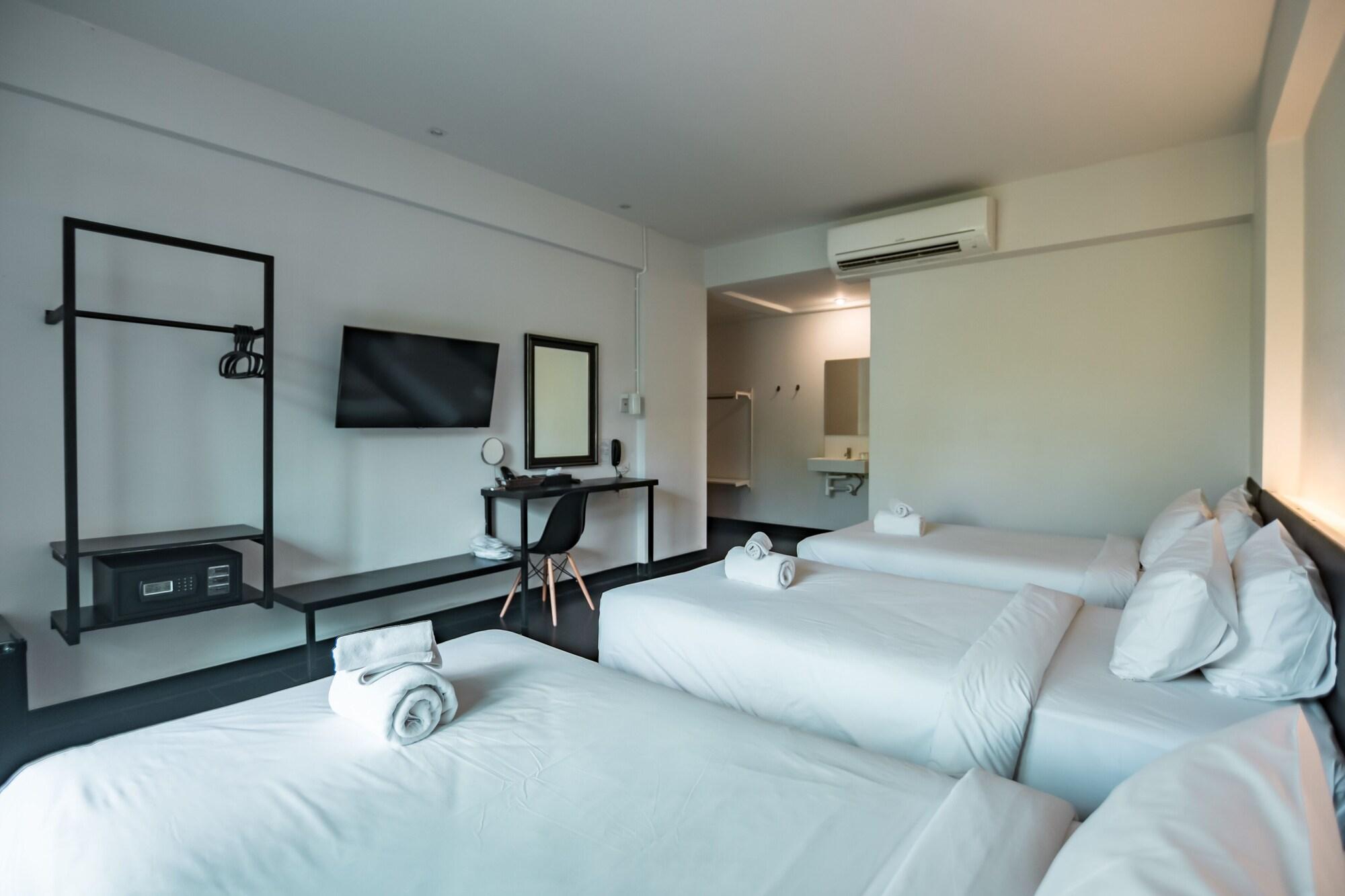 Iwualai Hotel Chiang Mai Extérieur photo