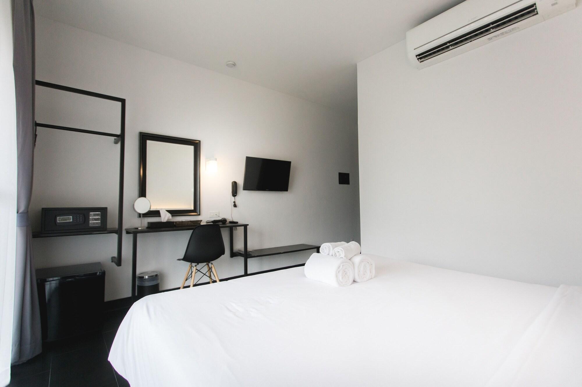 Iwualai Hotel Chiang Mai Extérieur photo