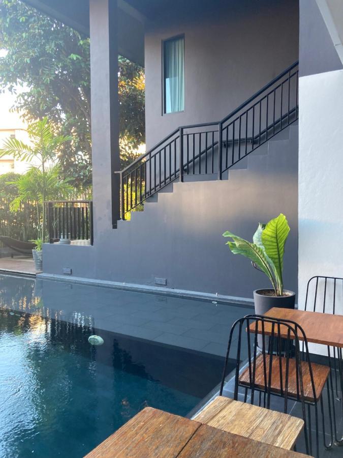 Iwualai Hotel Chiang Mai Extérieur photo