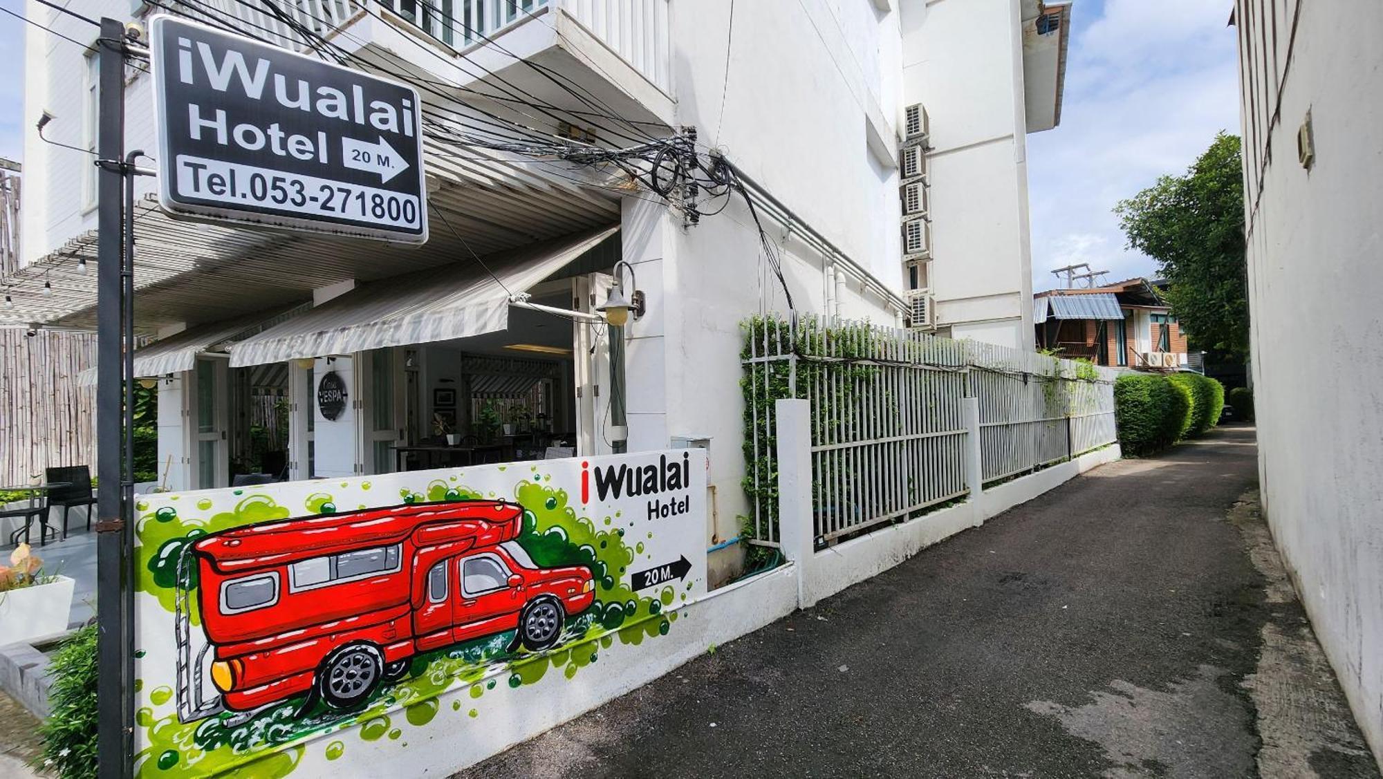 Iwualai Hotel Chiang Mai Extérieur photo